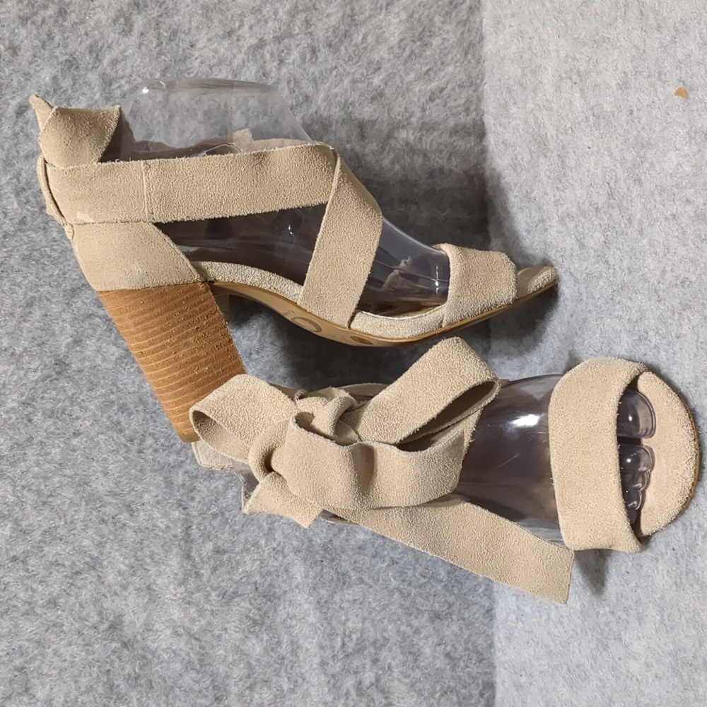 Gianni Bini Sand Suede Ankle Tie Block Heel Sandal Size 6.5 - Picture 6 of 12